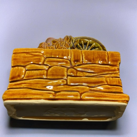 McCoy USA Spinning wheel planter with Scottie dog and cat. Vintage mid 1900s - Picture 6 of 11